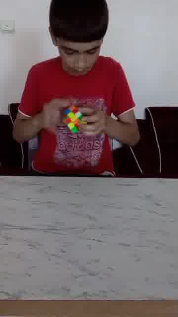 رکورد گیری محمد عابدینی پور در روبیک ۳*۳